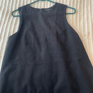 Aritzia sleeveless top